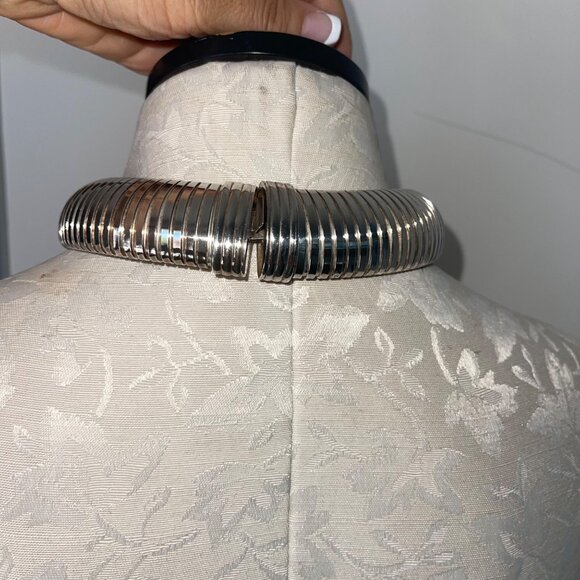 Vintage 1980s Womens Choker Necklace Gorgeous Wide Silver Plated Omega Style - Picture 3 of 8